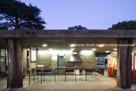 pavilions at independencia park  rafael iglesia