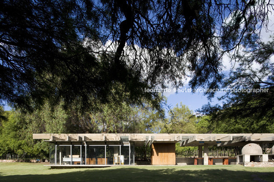 farm pavilion bertolino+barrado