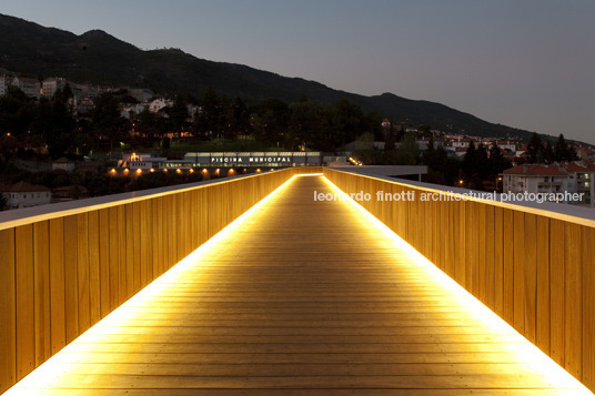 ponte de pedestres sobre a ribeira da carpinteira carrilho da graça