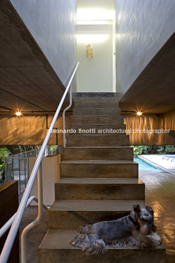 gerassi house Paulo Mendes da Rocha