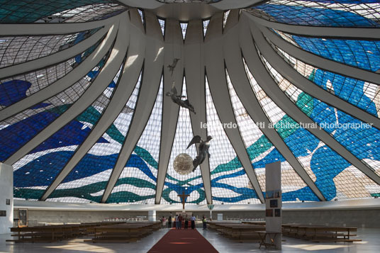 catedral metropolitana oscar niemeyer