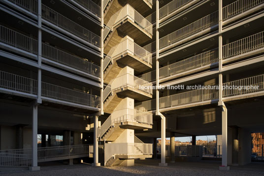 building in vallecas paulo mendes da rocha