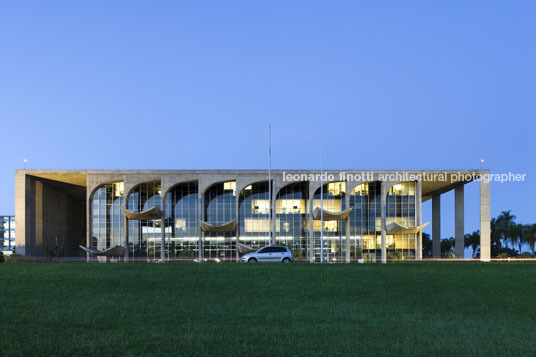 palácio da justiça oscar niemeyer