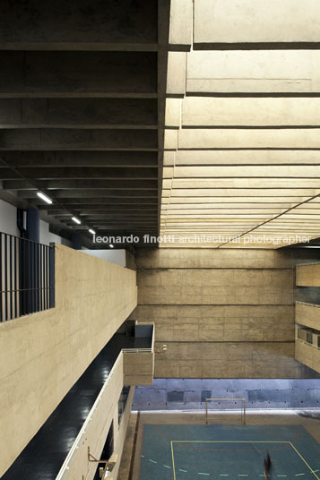 escola roosevelt paulo mendes da rocha