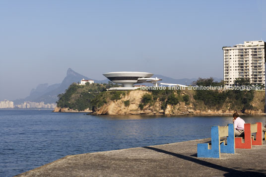 museu de arte contemporânea (mac) oscar niemeyer