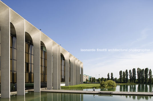 mondadori oscar niemeyer