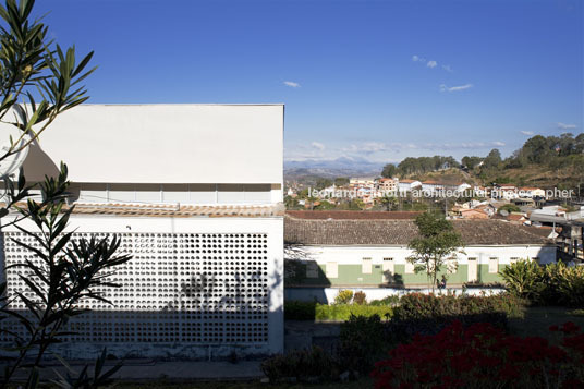 grupo escolar julia kubitschek oscar niemeyer