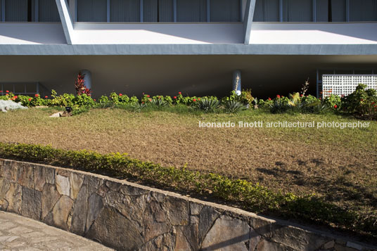 grupo escolar julia kubitschek oscar niemeyer