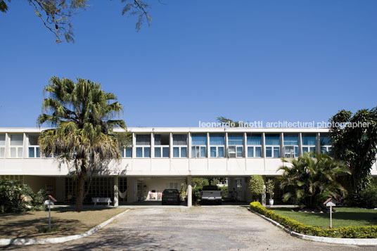  h-17 superior officers residences at ita oscar niemeyer