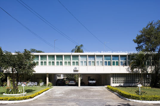  h-17 superior officers residences at ita oscar niemeyer