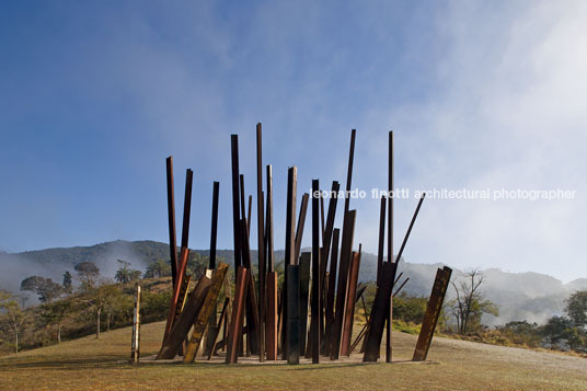 chris burden: beam drop - inhotim chris burden