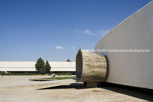 mentouri university oscar niemeyer