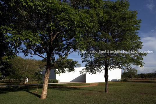 israel pinheiro space oscar niemeyer