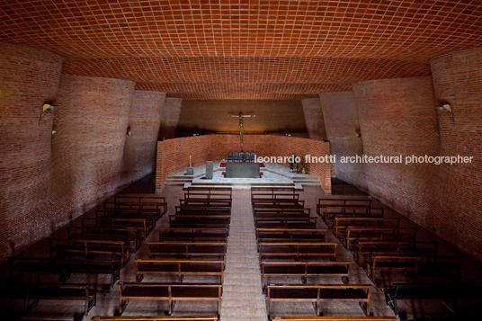 cristo obrero church eladio dieste