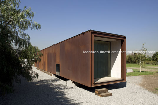 container house sebastian irarrázabal