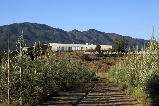 administrator´s house at fundo izaro martin hurtado