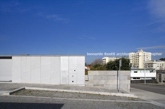 building in avenida da boavista eduardo souto de moura