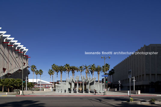 broad contemporary art museum renzo piano