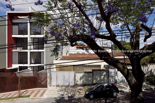 estudios capelinha 244 building arquitetos associados