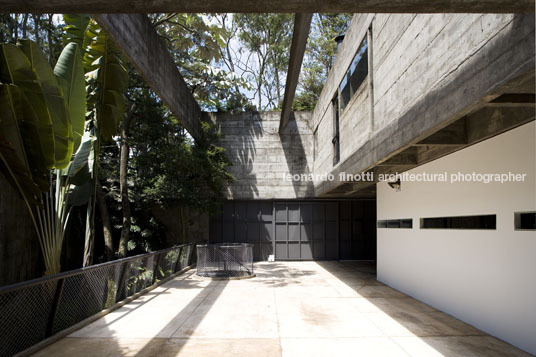 casa leme-millan paulo mendes da rocha