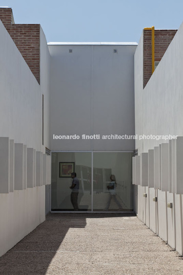 villa el libertador municipal hospital viale dutari arquitectos