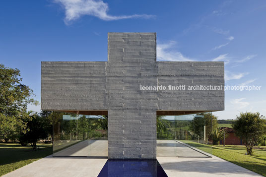 chapel at gurita farm gustavo penna