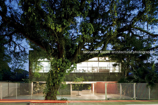 gerassi house Paulo Mendes da Rocha