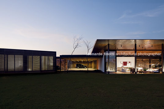 casa bv - fazenda boa vista bernardes+jacobsen