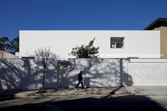 casa dos pátios ar arquitetos