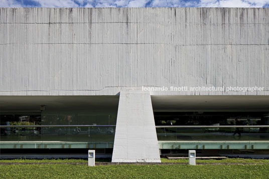 museu oscar niemeyer oscar niemeyer