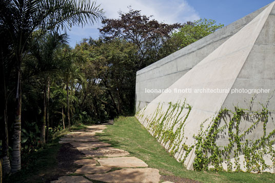 galeria lygia pape - inhotim rizoma arquitetos