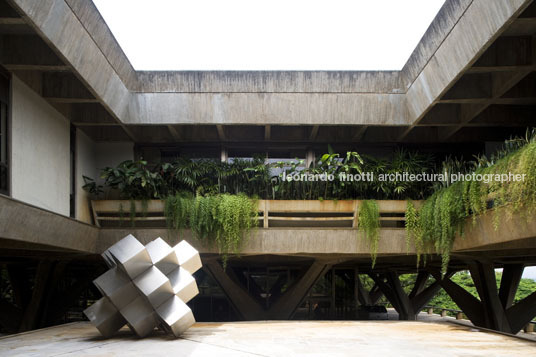 italian embassy pier luigi nervi