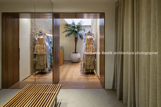 martha medeiros store play arquitetura