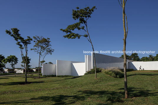 spa fasano - fazenda boa vista isay weinfeld