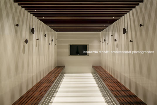 body tech - iguatemi isay weinfeld