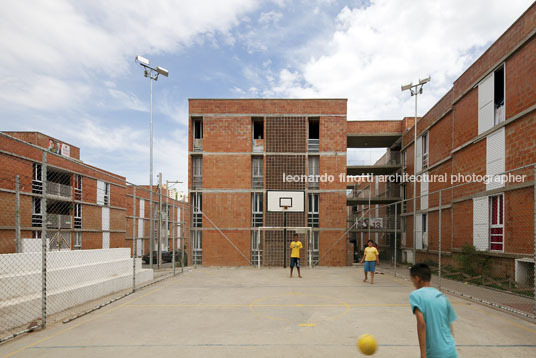 jardim vicentina social housing vigliecca & associados