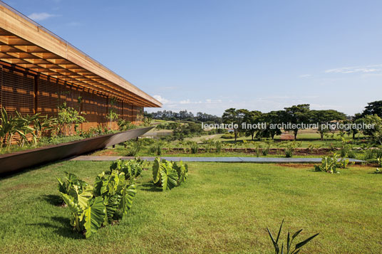 casa sw - fazenda boa vista jacobsen arquitetura