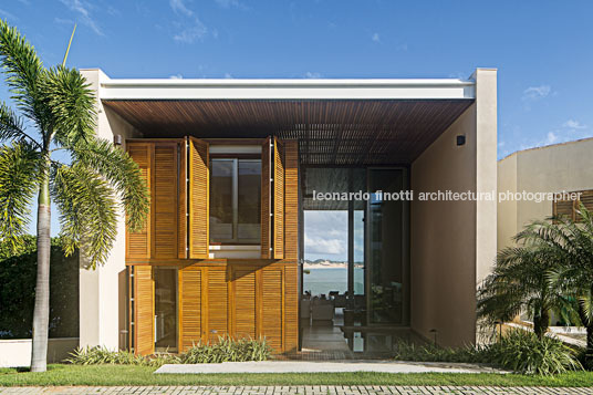 casa ra bernardes arquitetura