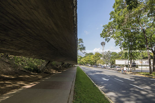 pasillos cubiertos - ucv carlos raúl villanueva