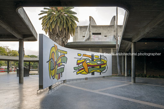 plaza cubierta - ucv carlos raúl villanueva