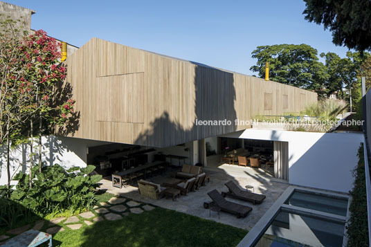 casa dos pátios isay weinfeld