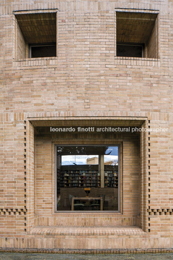 edificio de posgrados ciencias humanas un rogelio salmona