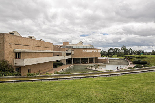 biblioteca virgilio barco rogelio salmona