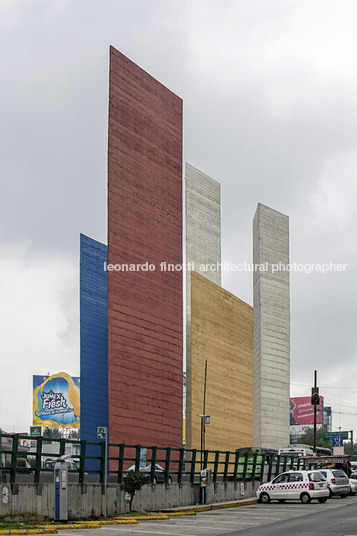 torres de satélite luis barragán