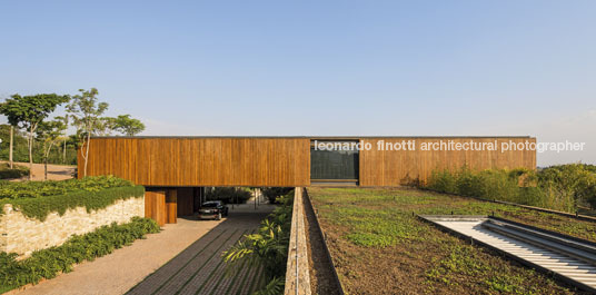 casa rsc - fazenda boa vista jacobsen arquitetura