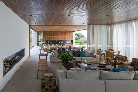 casa rsc - fazenda boa vista jacobsen arquitetura