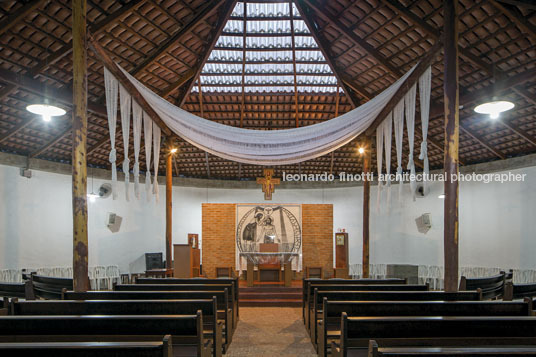 lina bo bardi e o triângulo mineiro - igreja espirito santo do cerrado edmar de almeida