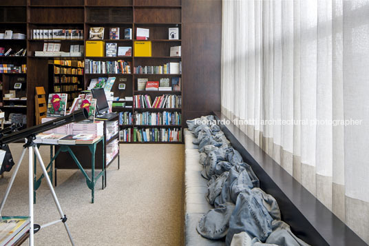 livraria da vila 2 - cidade jardim isay weinfeld