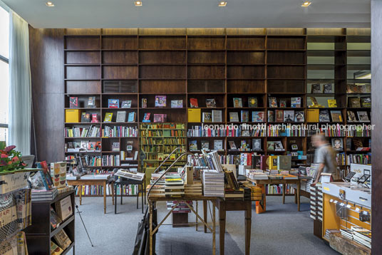 livraria da vila 2 - cidade jardim isay weinfeld