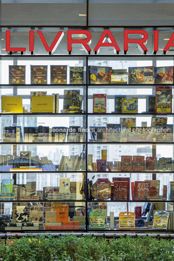 livraria da vila 2 - cidade jardim isay weinfeld